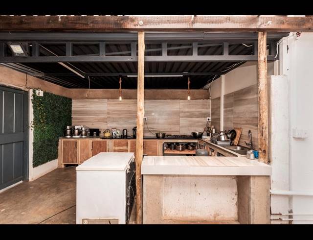 12 BEDROOM HOUSE FOR SALE IN KENSINGTON